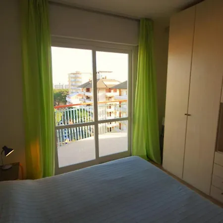 Apartment Cozy Flat Close To The