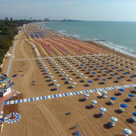 Cozy Flat Close To The Lignano Sabbiadoro