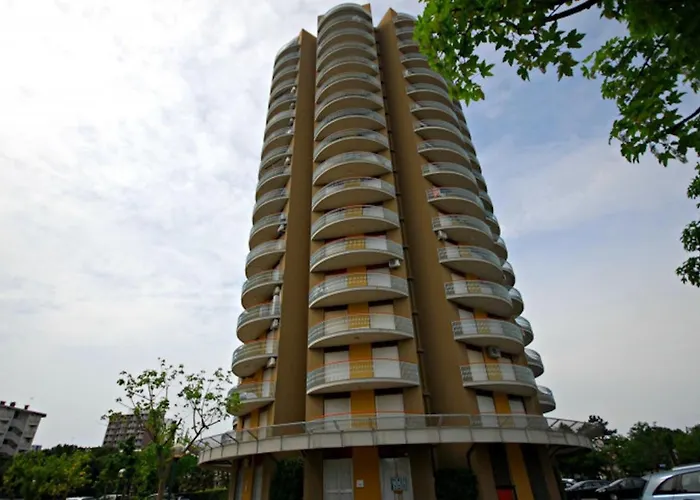 Apartman Cozy Flat Close To The *